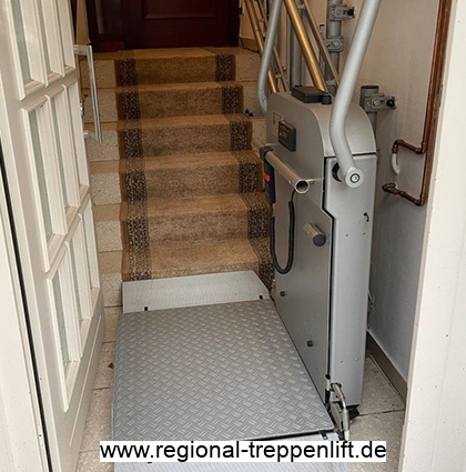 Rollstuhllifter Lift fr Rollstuhl in Attenkirchen
