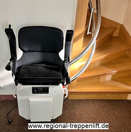 Treppenlift fr Wendeltreppe in Lder